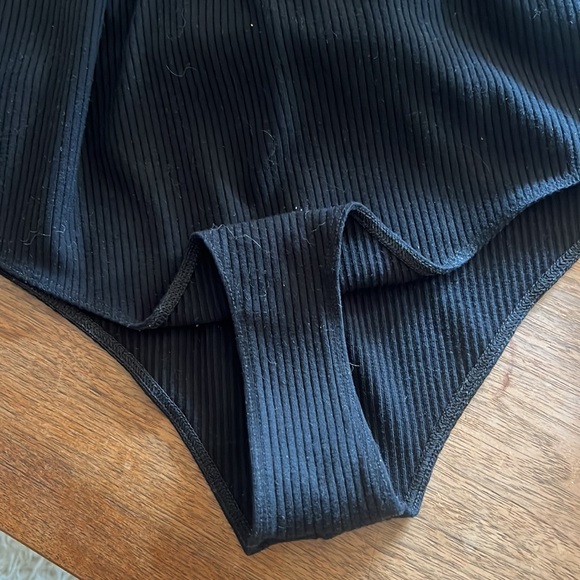 Reformation Backless ribbed bodysuit - Picture 9 of 9